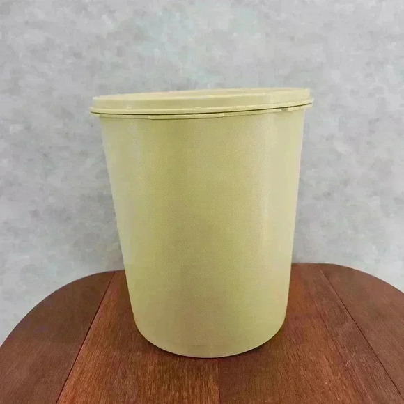 VINTAGE TUPPERWARE SERVALIER YELLOW COOKIE JAR CANISTER 807-1 - Picture 5 of 12